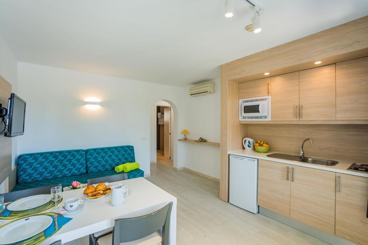 Aparthotel Holiday Center Santa Ponsa Dış mekan fotoğraf