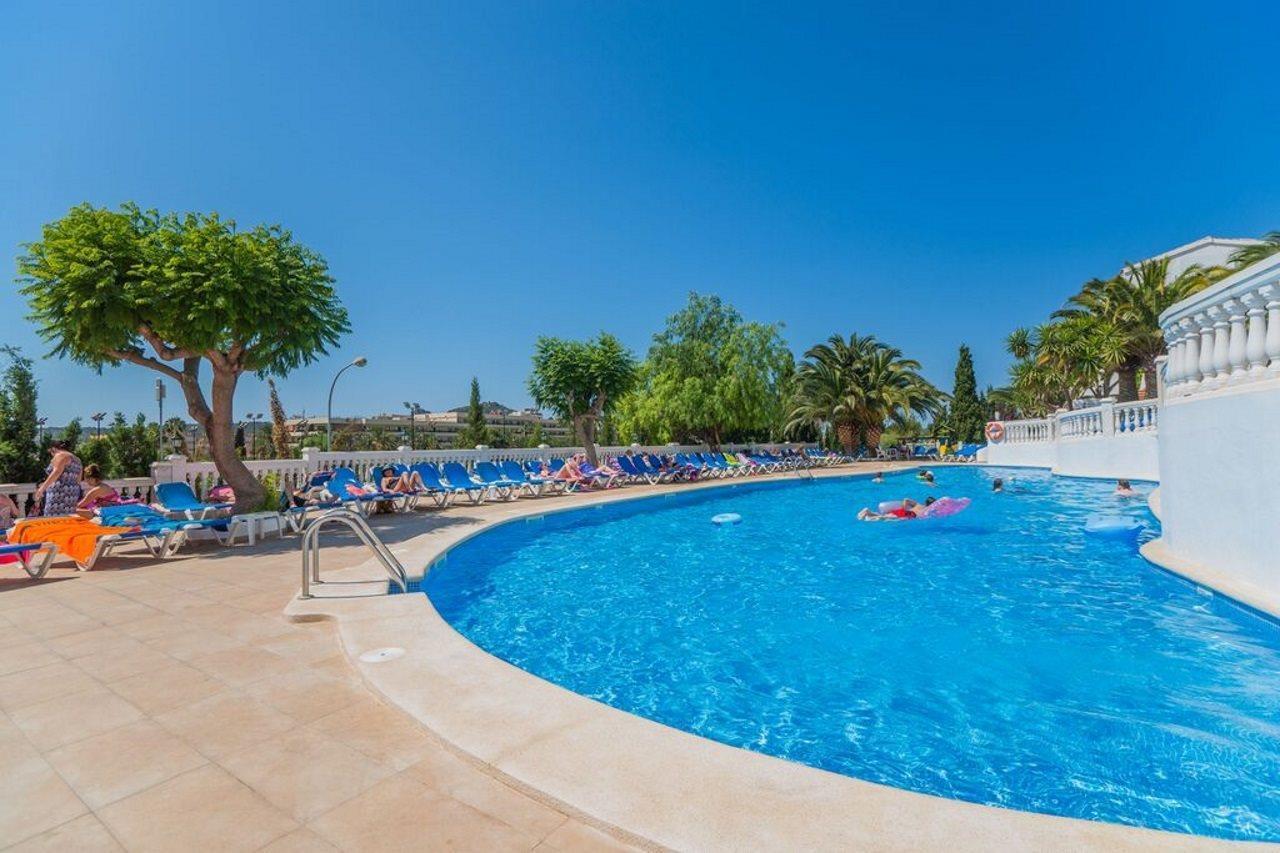 Aparthotel Holiday Center Santa Ponsa Dış mekan fotoğraf