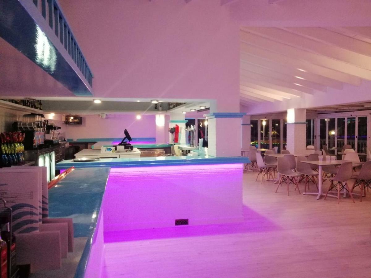 Aparthotel Holiday Center Santa Ponsa Dış mekan fotoğraf